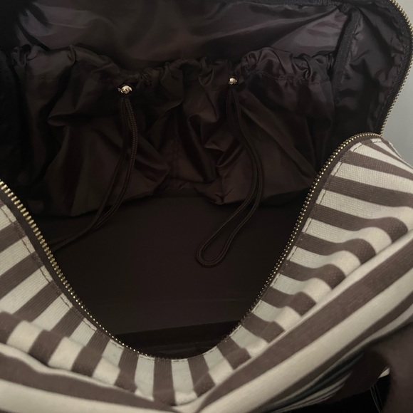 ❣️Henri Bendel Brown and White Striped ~ Weekender Bag❣️ - Picture 5 of 7